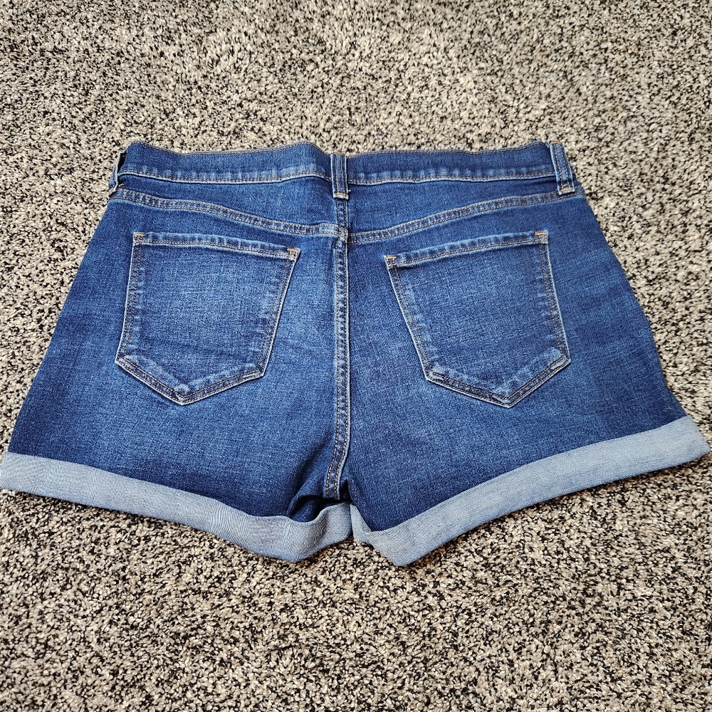 Old Navy Boyfriend Mid Rise Shorts Size 10 Rolled hem Button Fly Destressed Dark - Picture 9 of 11